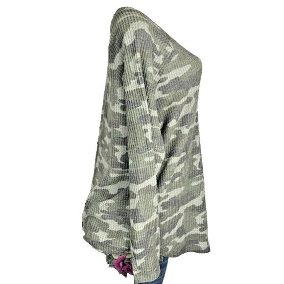 Peace & Pearls XL Green Camouflage Print Waffle Knit Crew Neck Long Sleeve Top - Picture 5 of 6